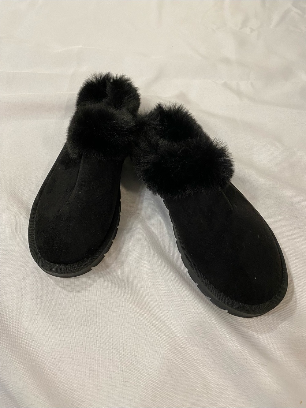 Women’s Black Faux-Fur Slip-On Mules